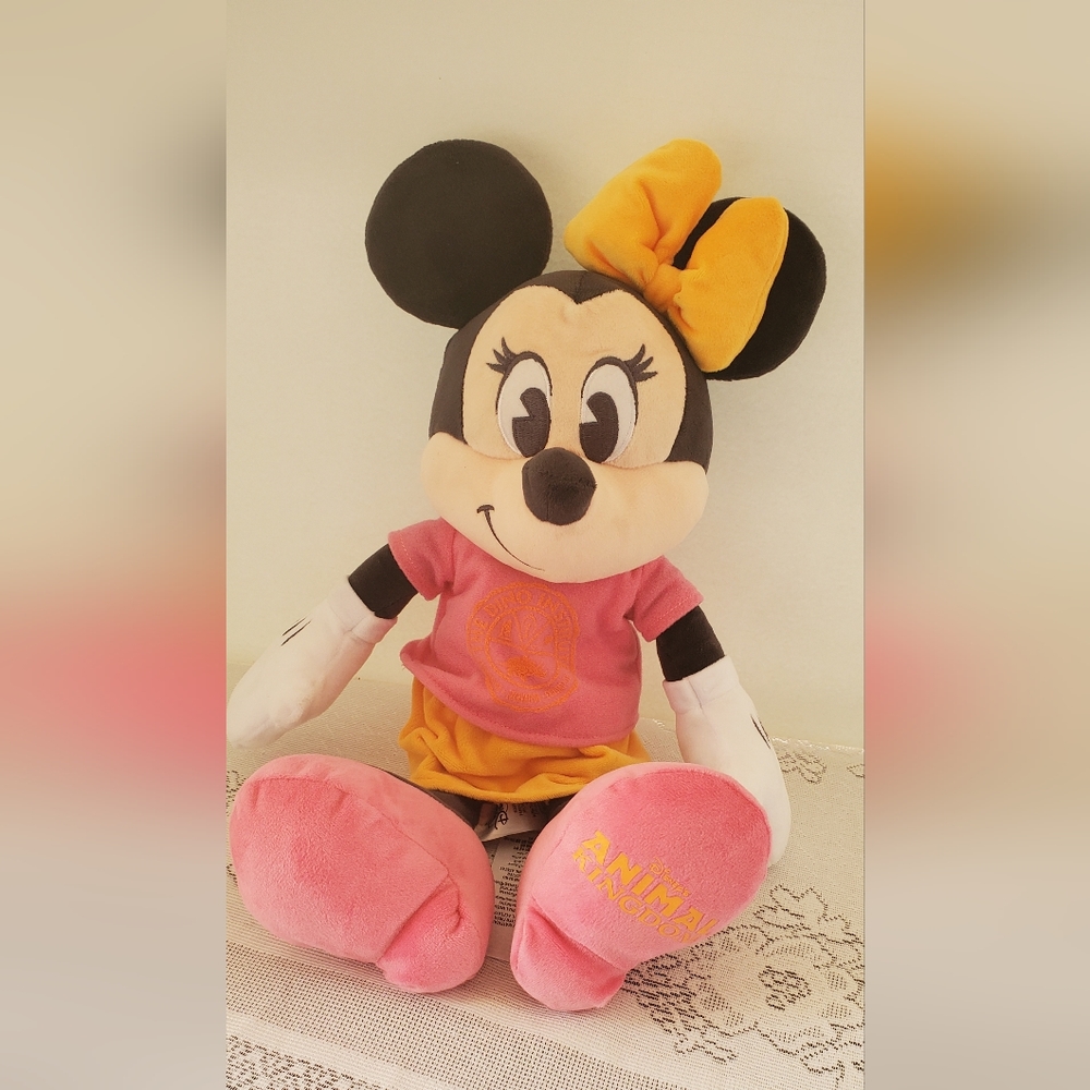 Disney Animal Kingdom Chester & Hester's Dino Institute Minnie Mouse Plush 17"